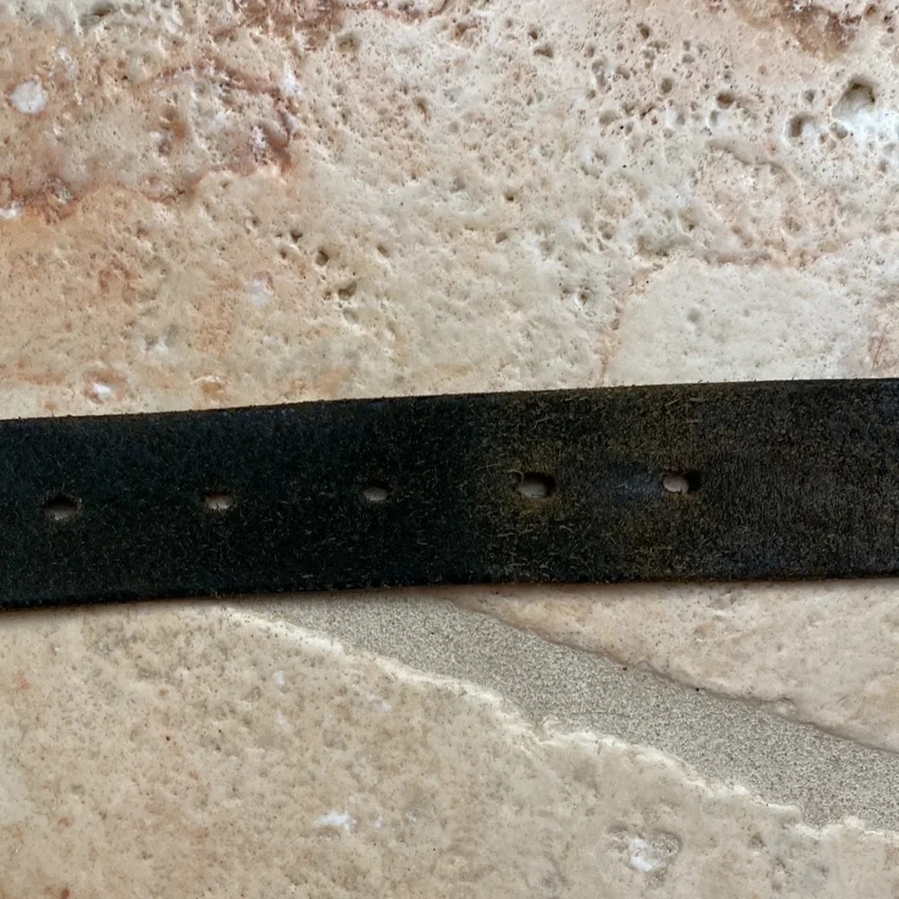 Men's Levis classic leather belt. 34’ black